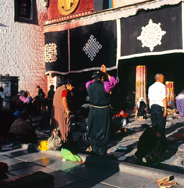 Lhasa & Everest Highlights Tour – 8 Days, 7 Nights