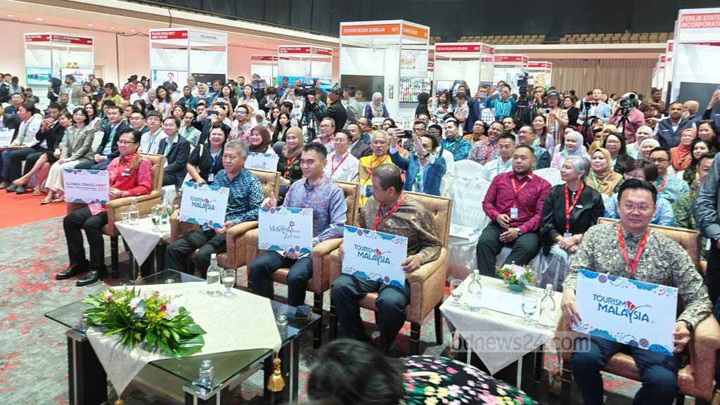 Malaysia aims for over 300,000 Bangladeshi tourists next year amid surge in travel visas